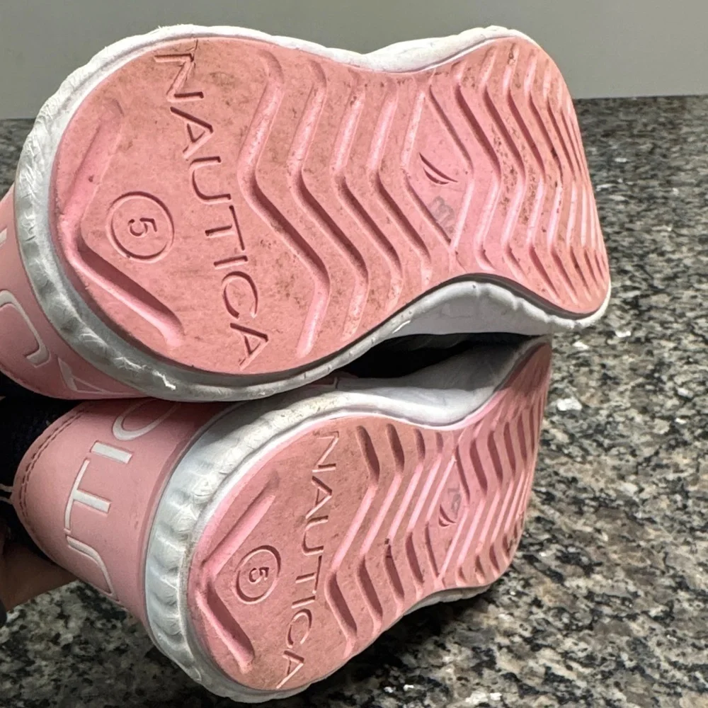 Nautica Women's Blue and Pink Sneakers